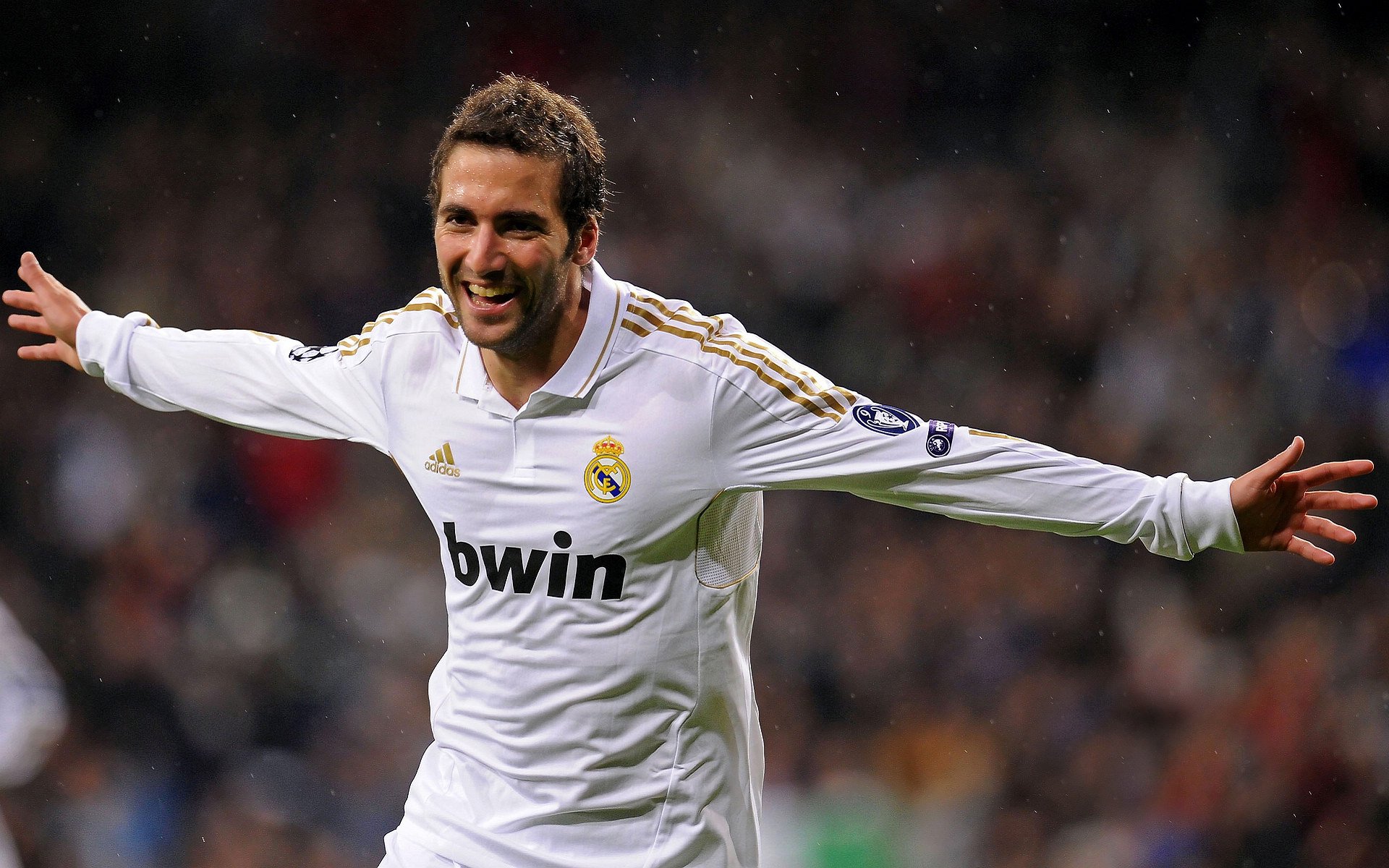 国内马拉松赛季鸣枪开跑 近三万名跑者同场竞技